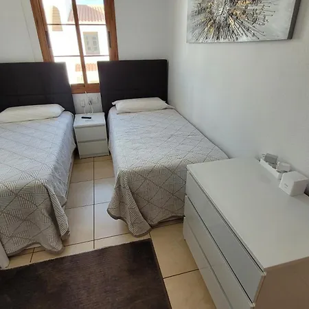 2 Bedroom, 2 Bathroom Penthouse With Private Roof Terrace & Heated Pool In Fairways Club, Amarilla Golf דירה